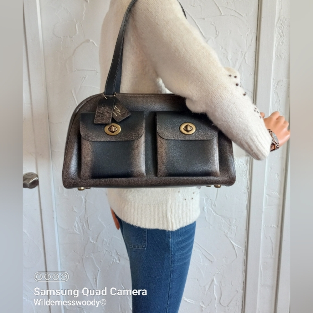 The Coach Originals, Coach Twin Turnlock 2025, Rub-Off Glovetanned Leather Bag - Picture 15 of 16
